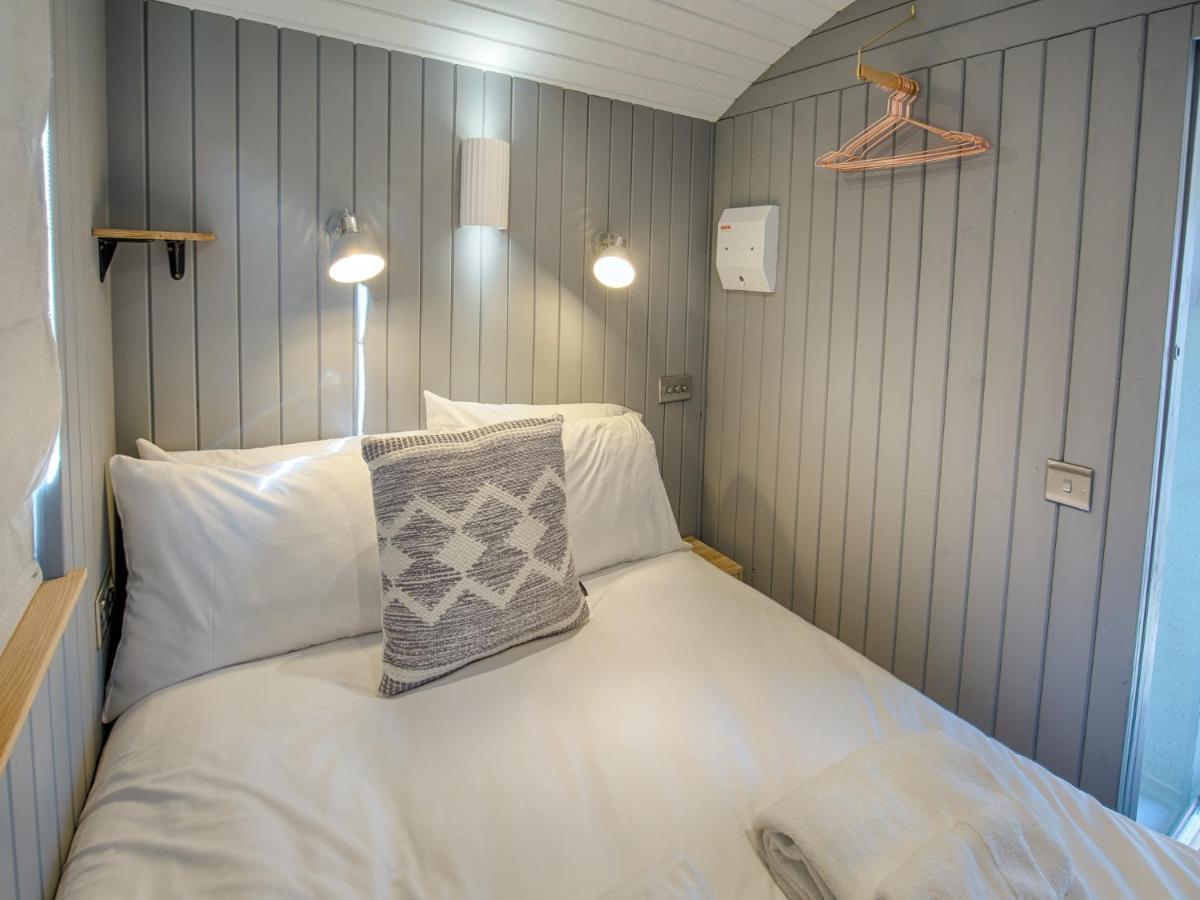 Pass The Keys Whitstable Shepherds Hut Minutes From The Harbour Extérieur photo