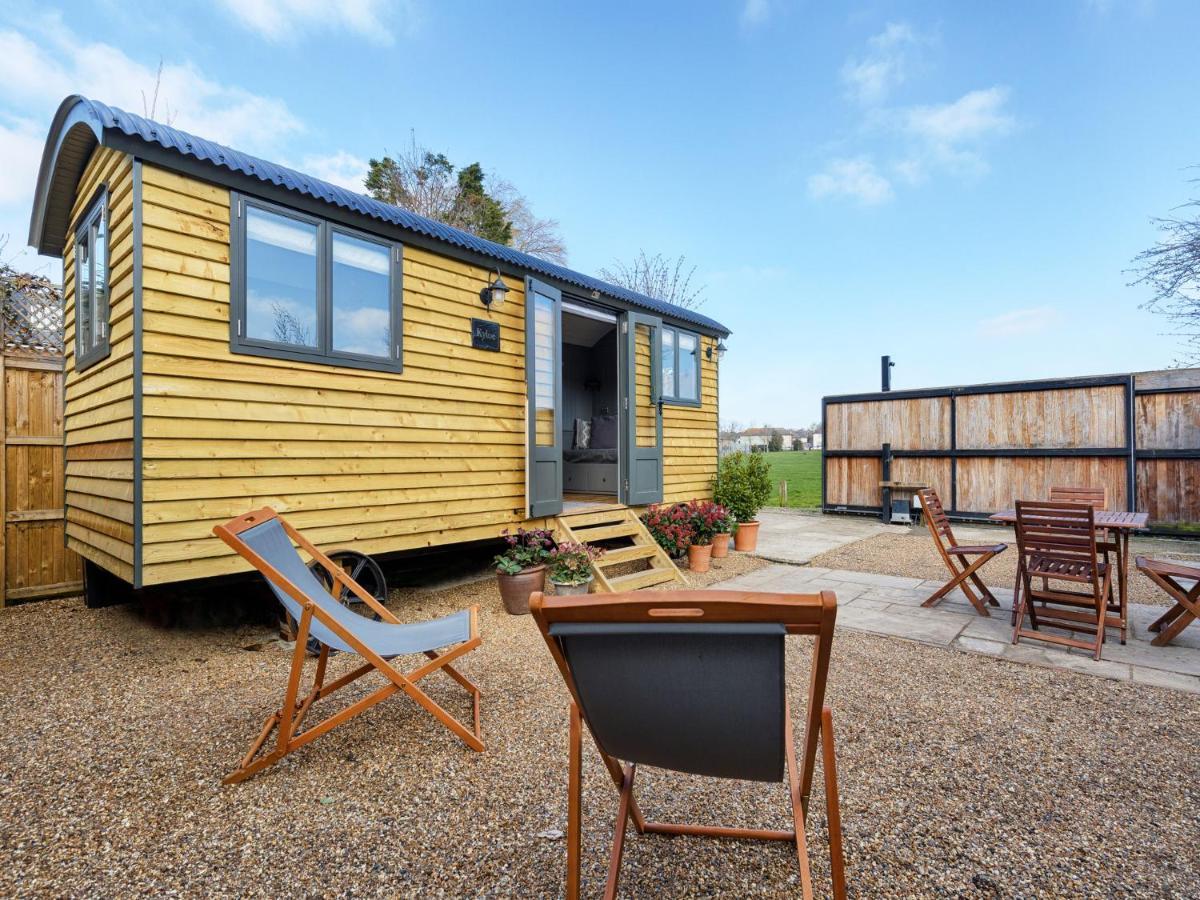 Pass The Keys Whitstable Shepherds Hut Minutes From The Harbour Extérieur photo