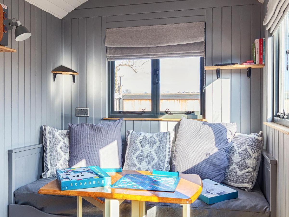 Pass The Keys Whitstable Shepherds Hut Minutes From The Harbour Extérieur photo