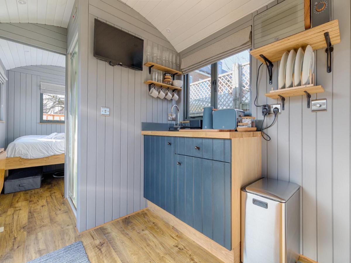 Pass The Keys Whitstable Shepherds Hut Minutes From The Harbour Extérieur photo