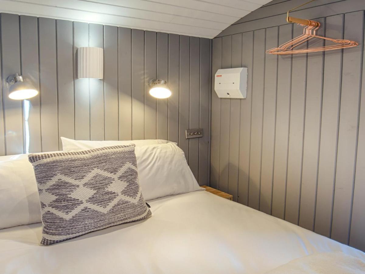 Pass The Keys Whitstable Shepherds Hut Minutes From The Harbour Extérieur photo