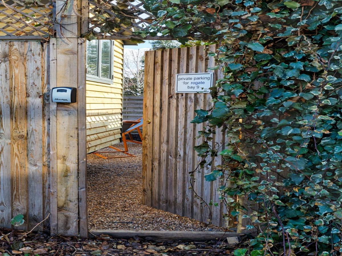 Pass The Keys Whitstable Shepherds Hut Minutes From The Harbour Extérieur photo