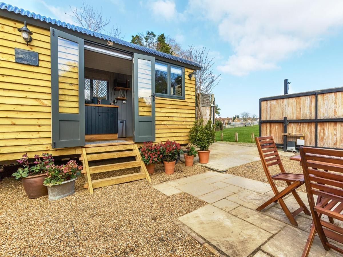 Pass The Keys Whitstable Shepherds Hut Minutes From The Harbour Extérieur photo