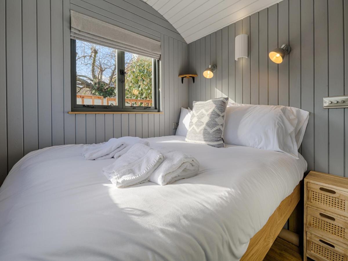 Pass The Keys Whitstable Shepherds Hut Minutes From The Harbour Extérieur photo